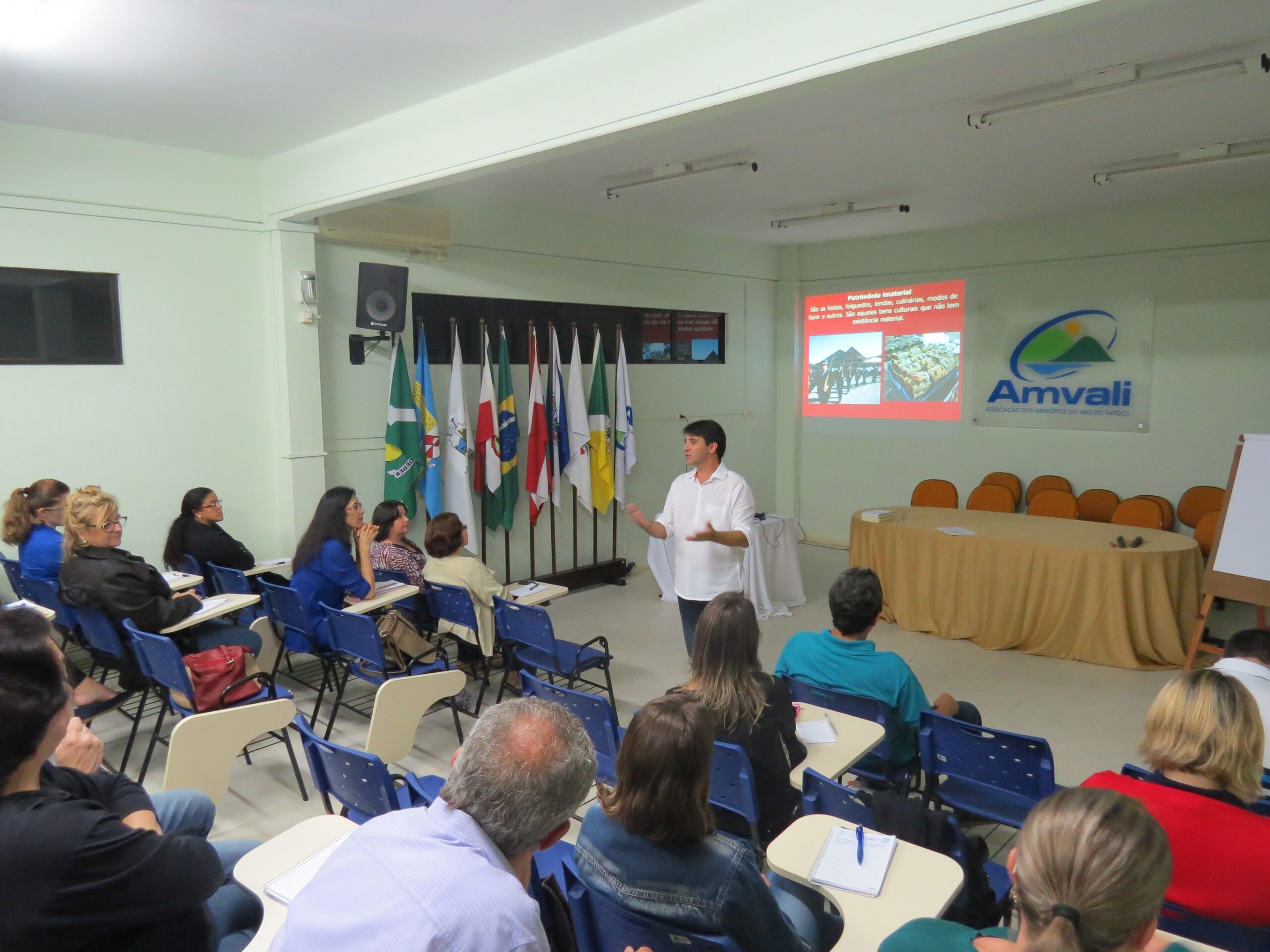 You are currently viewing Escola de Governo e Cidadania realiza palestra sobre patrimônio histórico