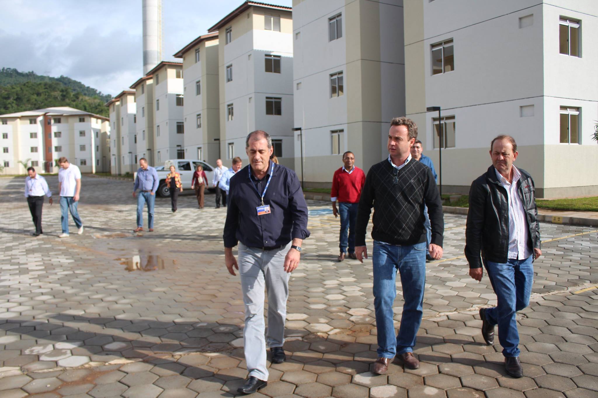 Read more about the article Equipe da Caixa visita condomínio no Ribeirão Cavalo