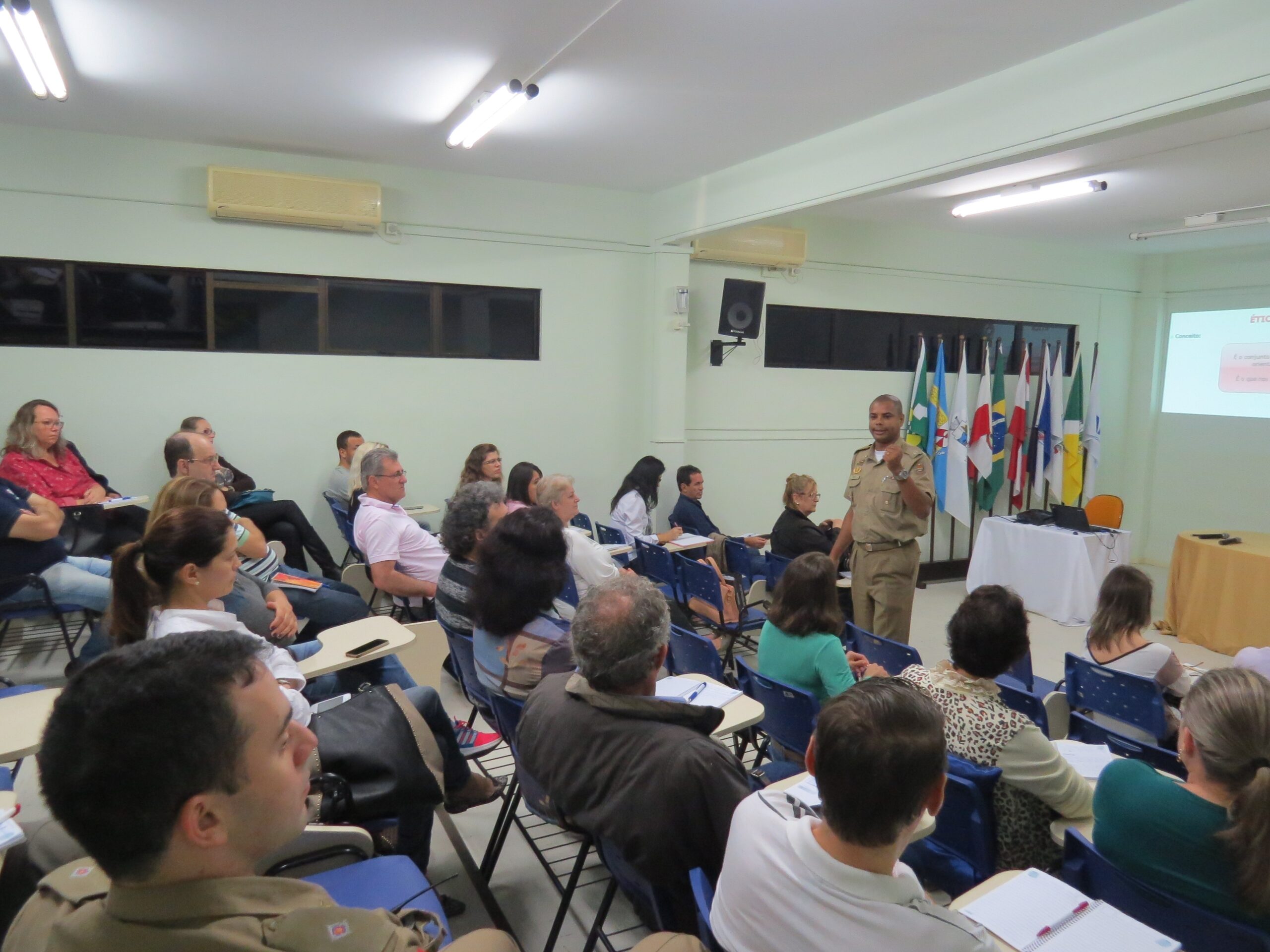 You are currently viewing Violência urbana na pauta da Escola de Governo e Cidadania