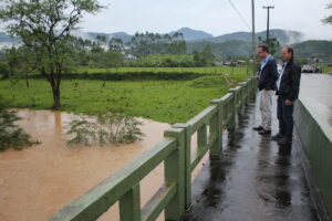 Read more about the article Defesa Civil registra pontos de alagamento em 11 bairros de Jaraguá do Sul