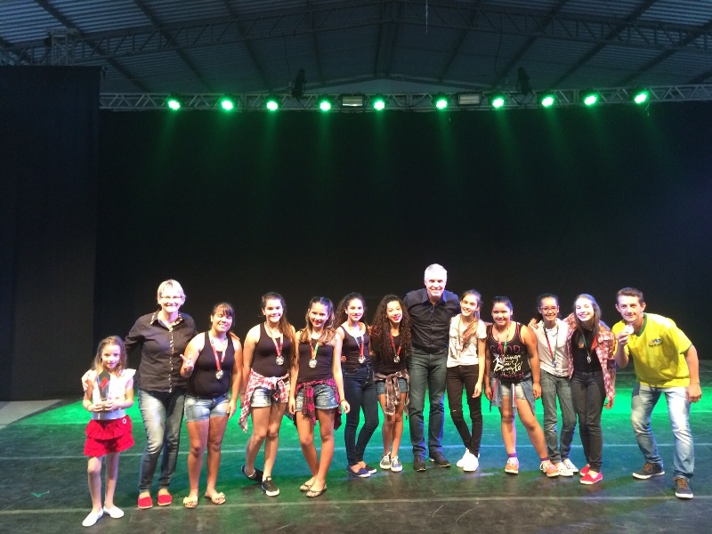 Read more about the article São João do Itaperiú conquista 3º lugar em duas categorias do Festival Dança Catarina