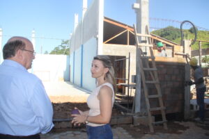 Read more about the article Prefeito visita obras