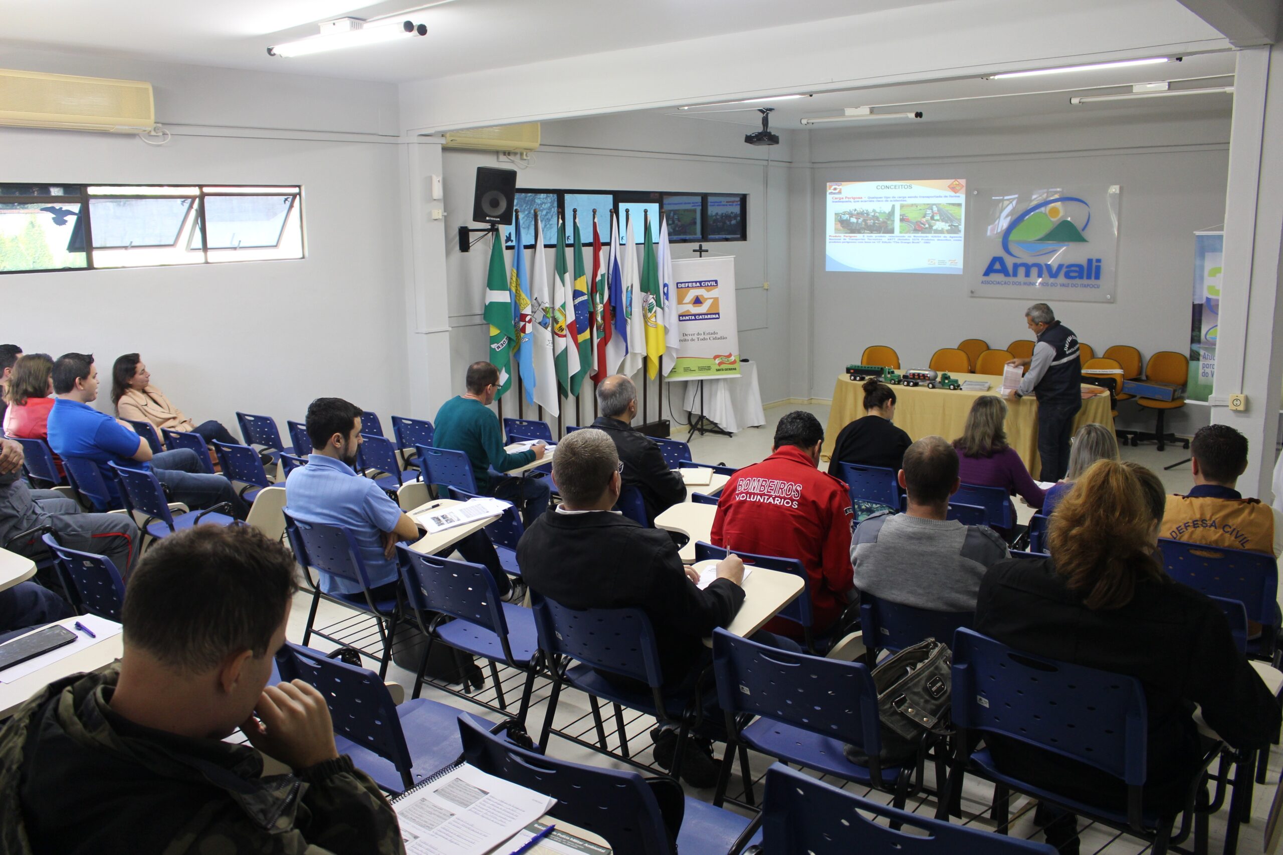 You are currently viewing SDC realiza capacitação de Transporte de Produtos Perigosos na AMVALI