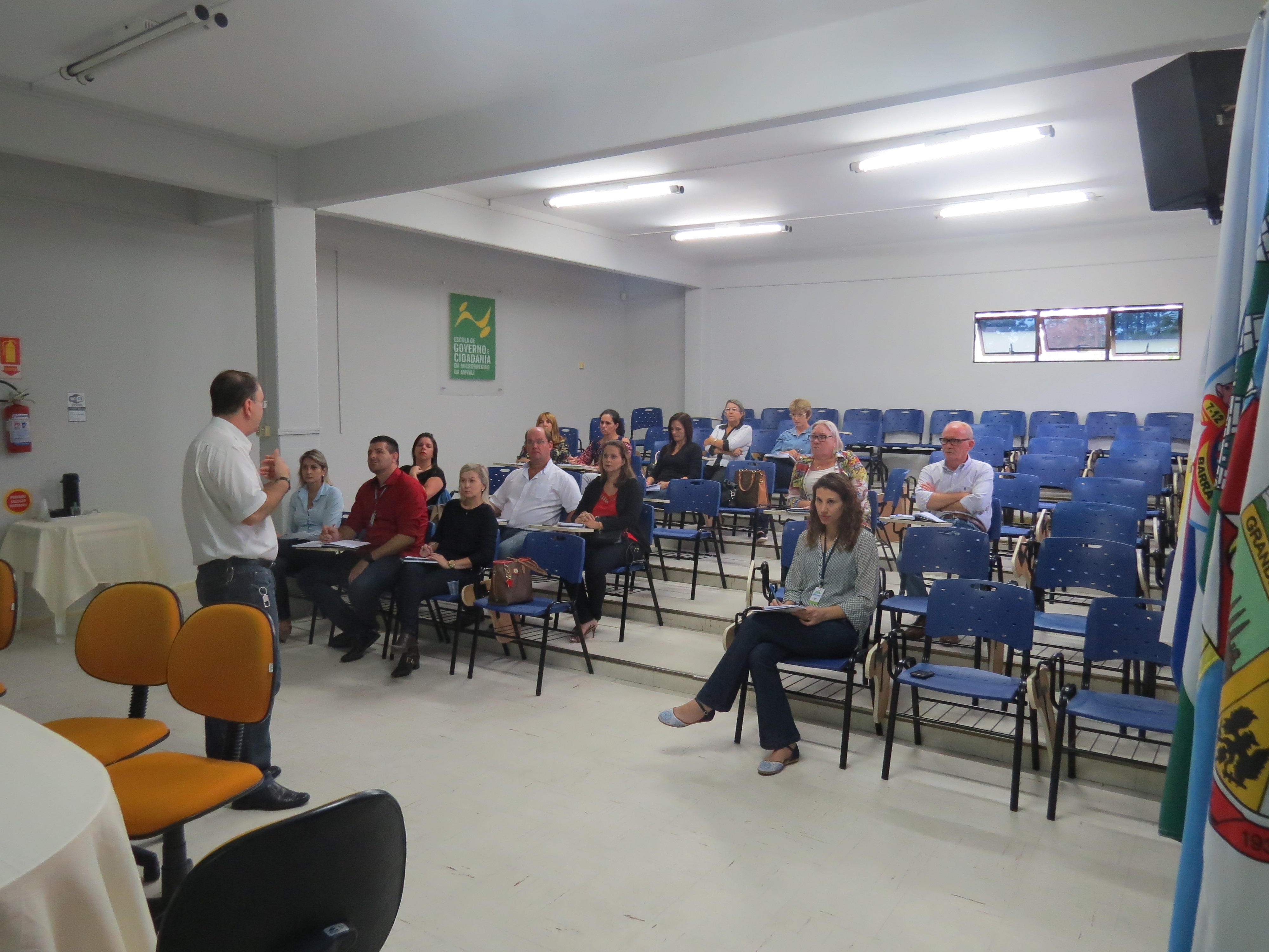 Read more about the article Gestores de Educação participam de reunião da Amvali nesta manhã de segunda-feira