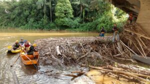 Read more about the article Limpeza de Rio Jaraguá lembra Dia do Meio Ambiente