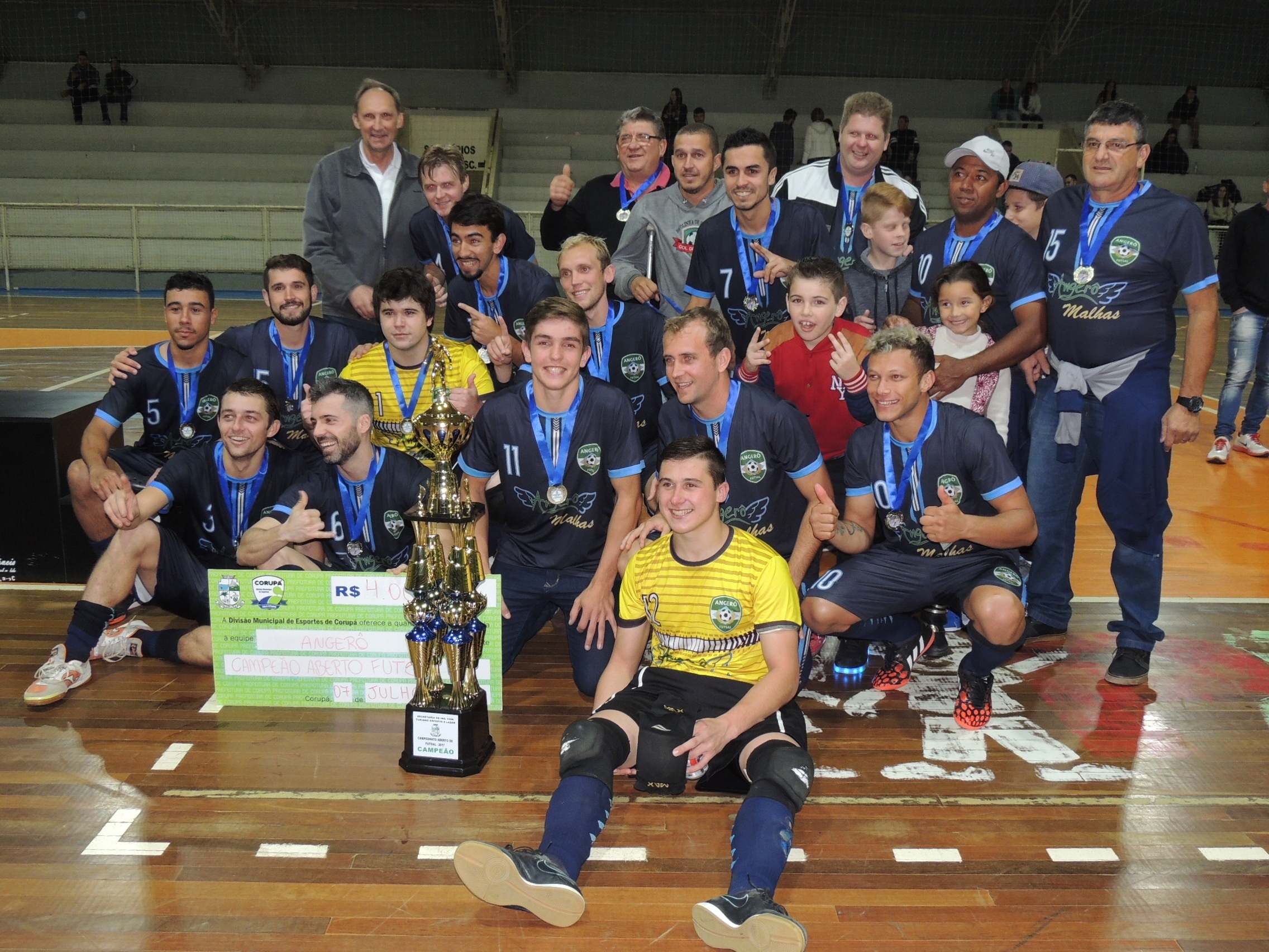 Read more about the article Finais dos campeonatos de futsal e bocha marcaram programação de aniversário de Corupá