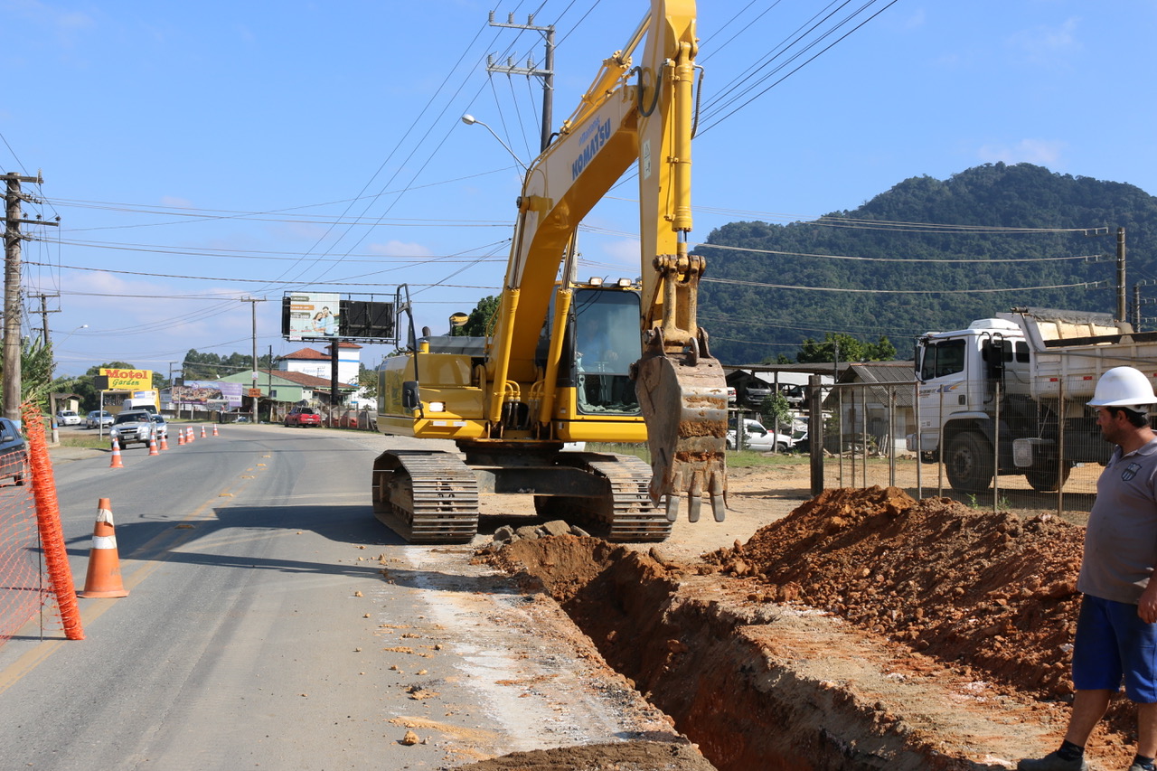 Read more about the article Obras de implantação de tubulação na BR-280 continuam nesta semana