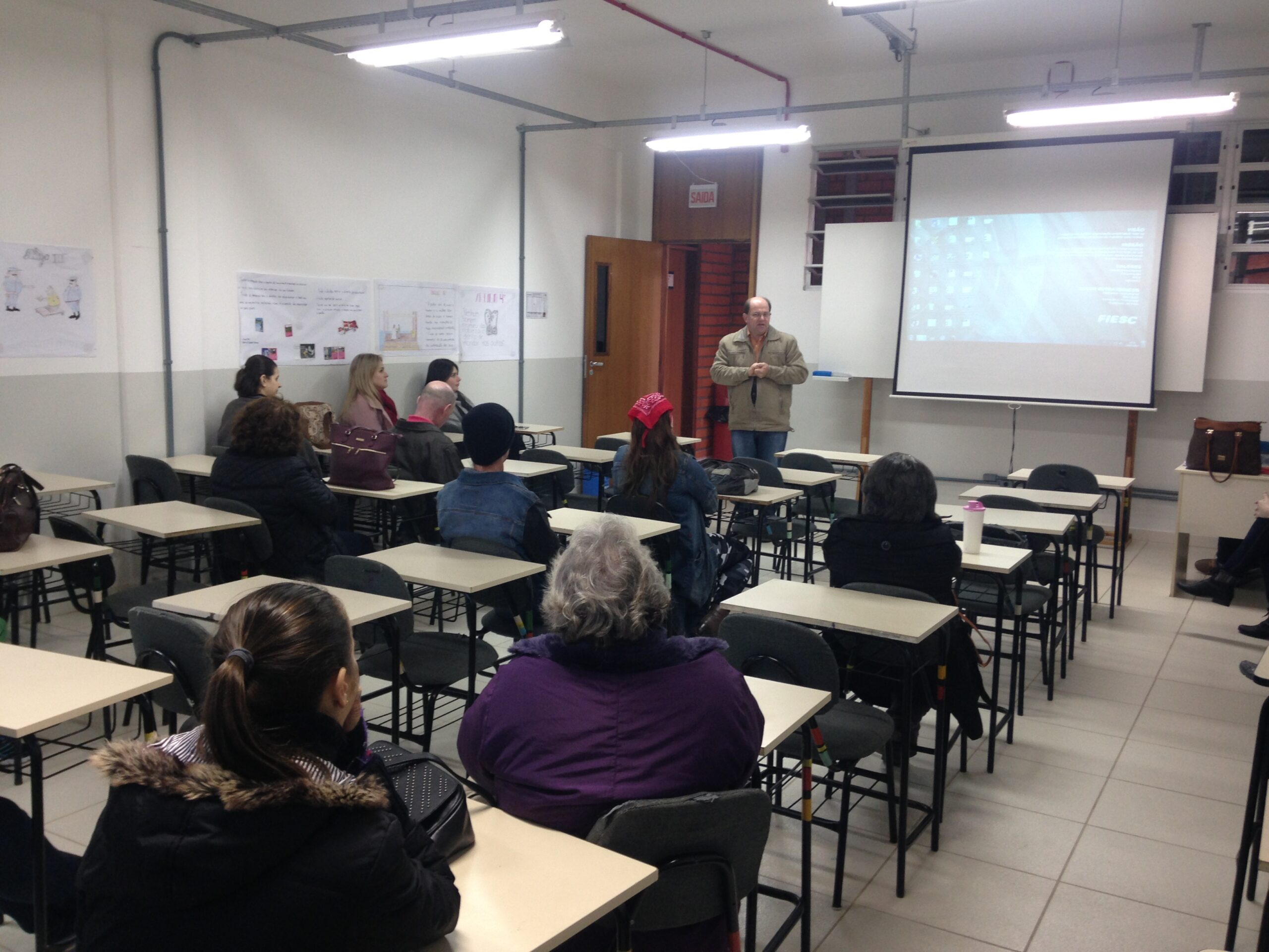 You are currently viewing Serventes de centros de educação infantil recebem capacitação