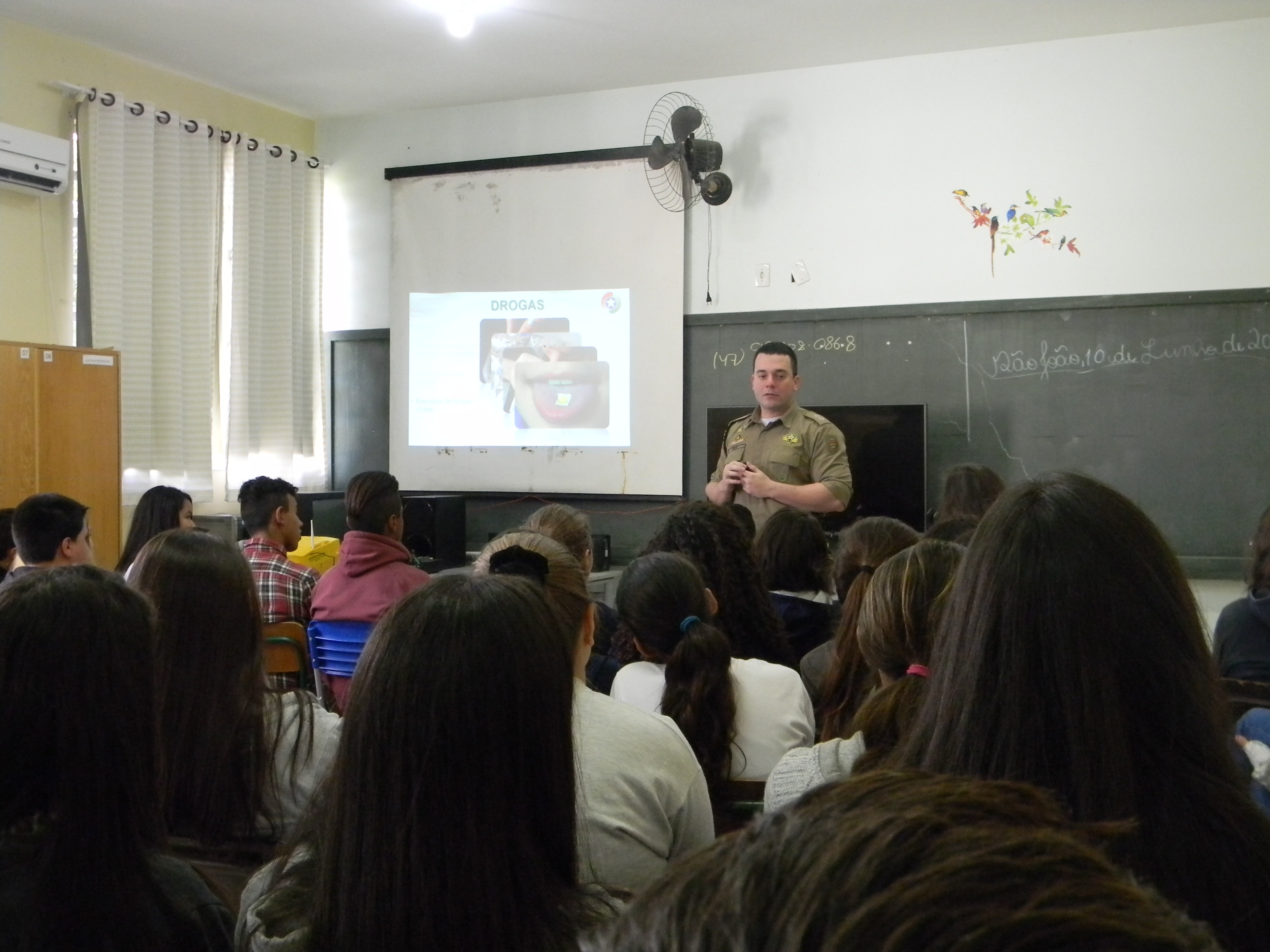 Read more about the article Conselho Tutelar realiza palestra sobre Drogas e Violência nas Escolas