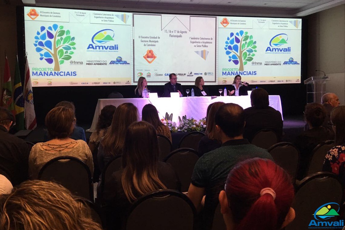 You are currently viewing AMVALI participa de apresentação de cases de Associações de Municípios em Florianópolis