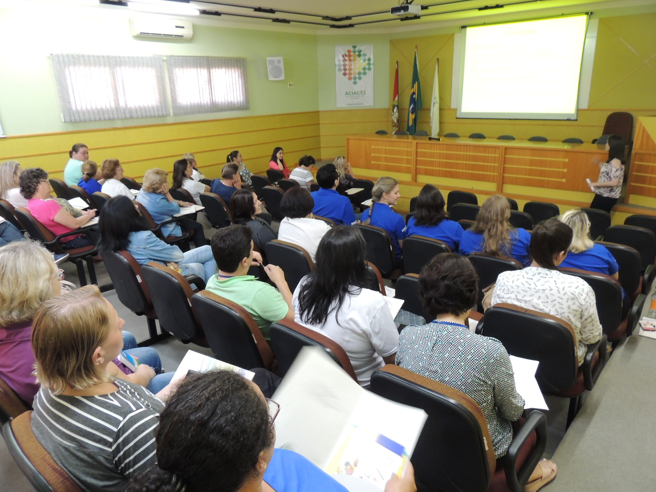 You are currently viewing Agentes comunitárias de Corupá recebem capacitação sobre programas e serviços da assistência social