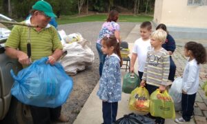 Read more about the article Segunda troca de reciclável por livro ocorre nesta quinta-feira nas escolas de Corupá