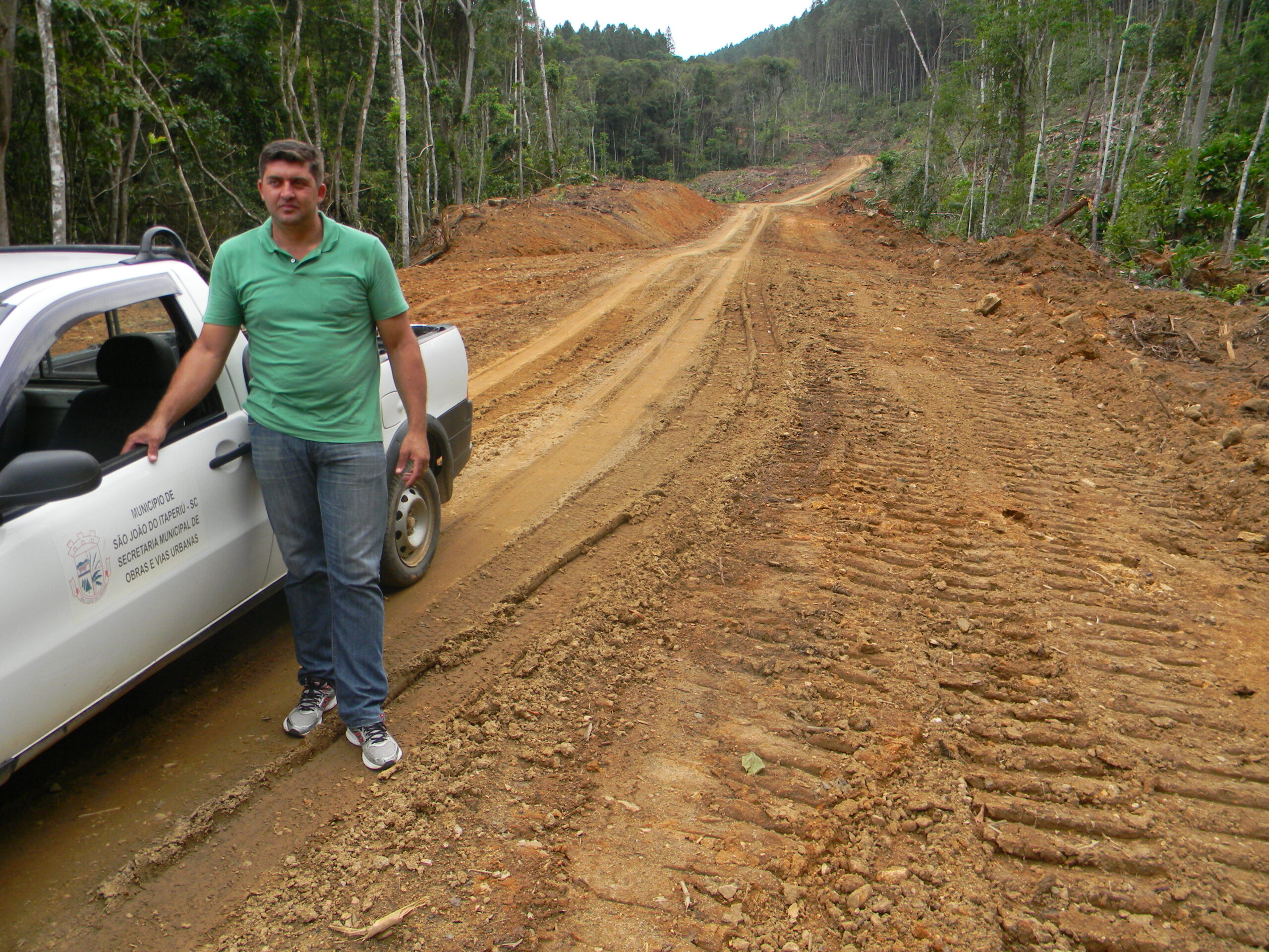 Read more about the article Secretaria de Obras investe em ampliações nas ruas do interior do município