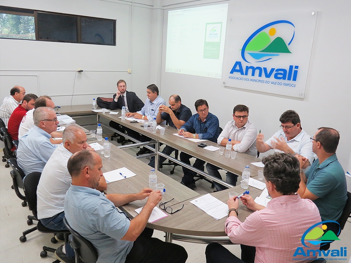 Read more about the article Realizada  4ª  Reunião do Conselho Deliberativo de Prefeitos da AMVALI