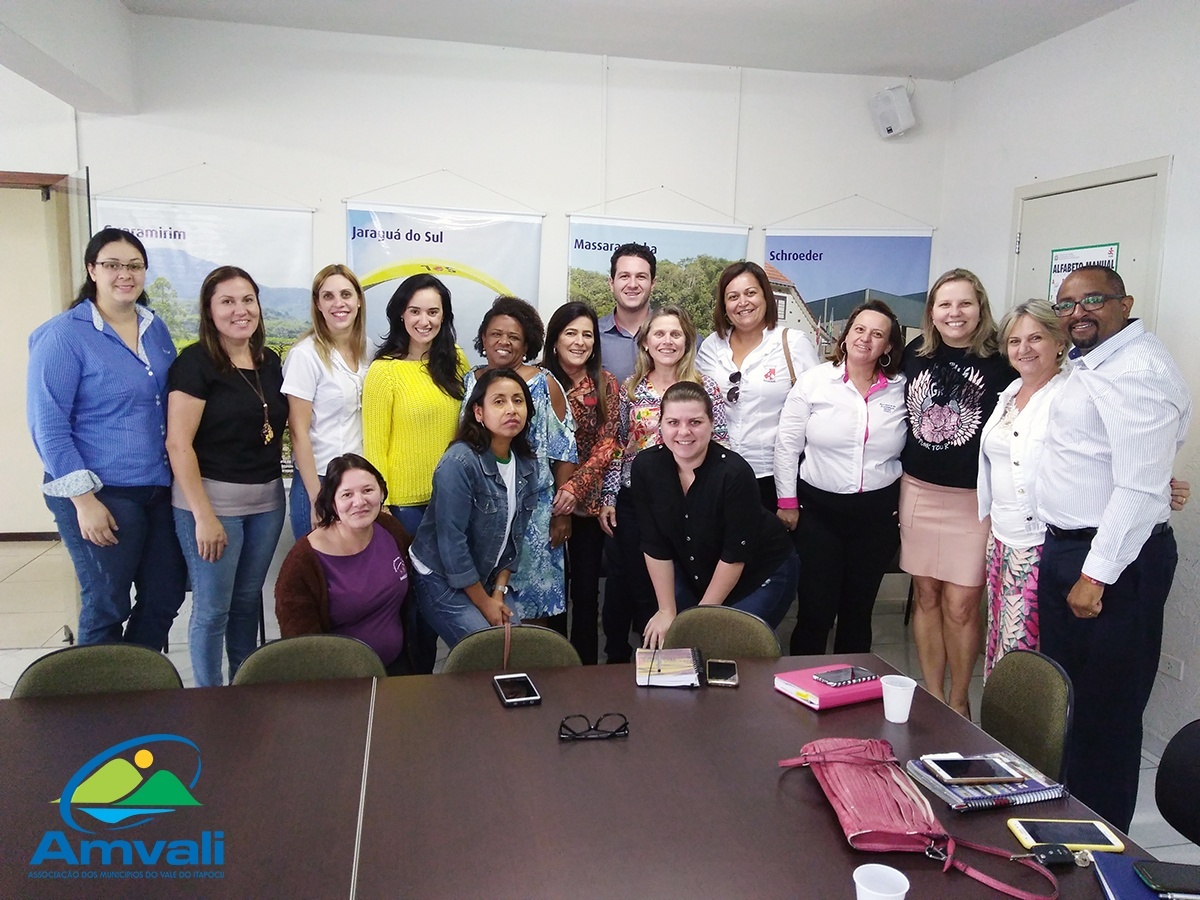 You are currently viewing Realizada Reunião do Colegiado de Assistência Social da AMVALI