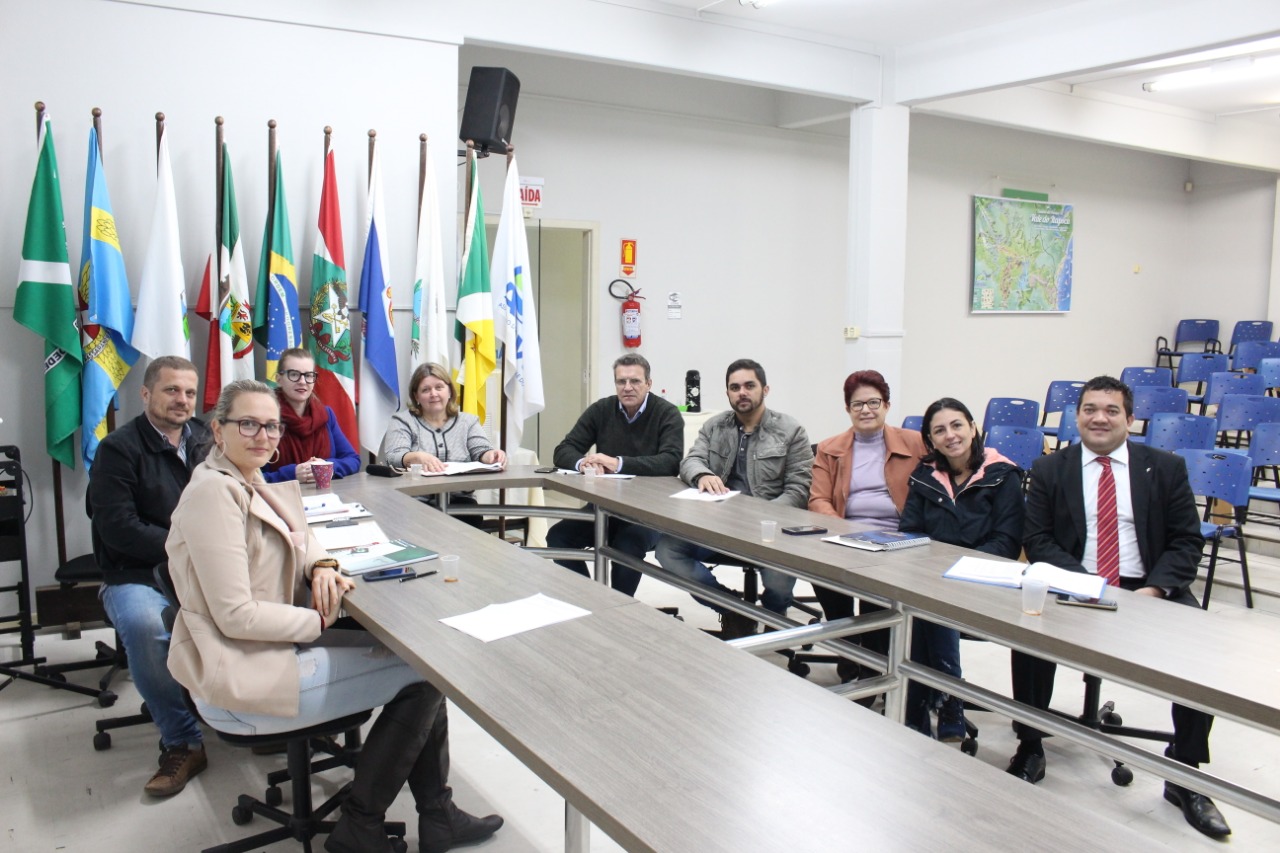 Read more about the article Colegiado de Saúde da AMVALI elege nova diretoria