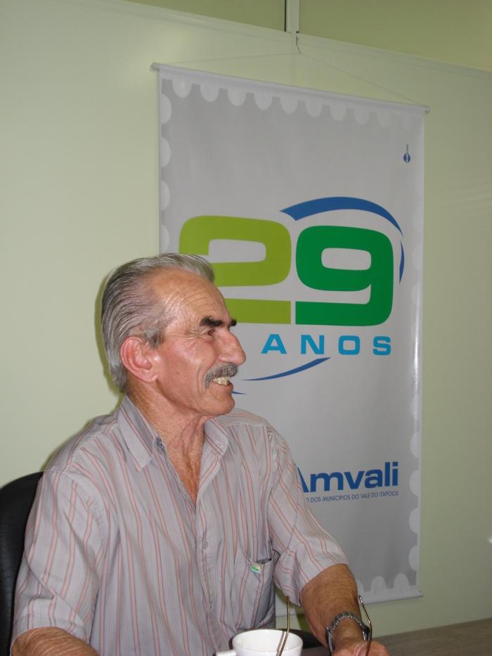 Read more about the article Ex-Presidente visita a Amvali