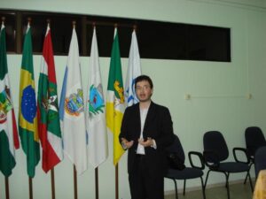 Read more about the article Leonardo Papp palestrou na Escola de Governo