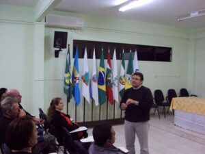 Read more about the article Sistema Federativo Brasileiro foi discutido na Escola de Governo