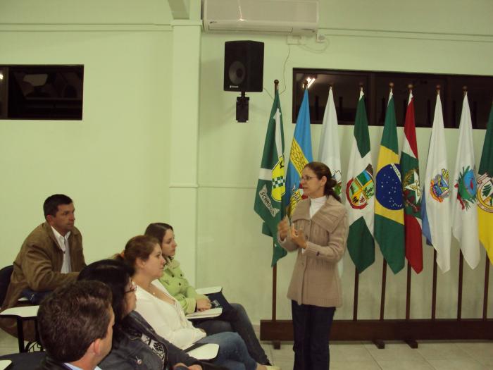 You are currently viewing Teresinha Marcon na Escola de Governo