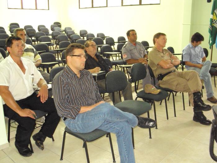 You are currently viewing Colegiado de Defesa Civil realiza reunião