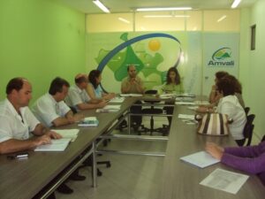 Read more about the article Colegiado de Educação da AMVALI volta a discutir a Municipalização do Ensino