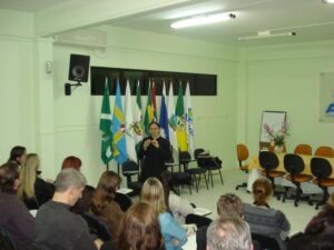 Read more about the article Escola de Governo debate Cidadania e Associativismo