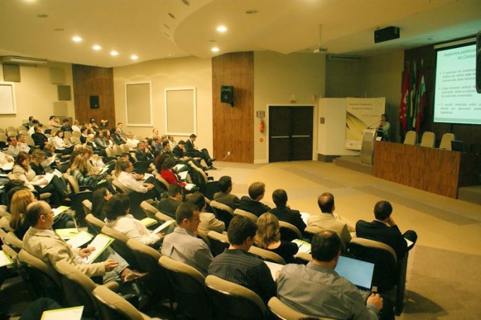 You are currently viewing AMVALI participa de Seminário Estadual de Consórcios Públicos