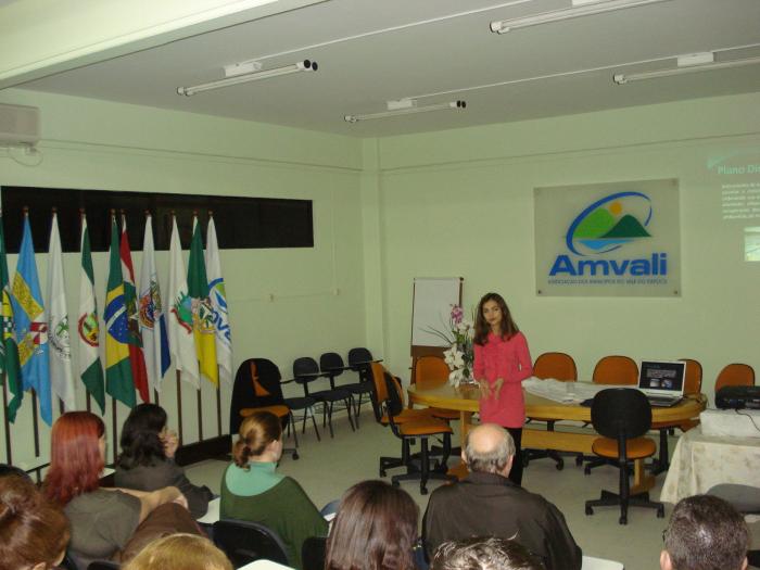 Read more about the article Meio Ambiente e Plano Diretor foram discutidos na Escola de Governo