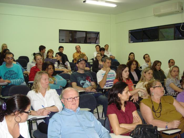 Read more about the article Alunos debatem sobre a Previdência Social