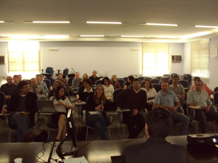 You are currently viewing AMVALI participa de reunião e capacitação em Florianópolis