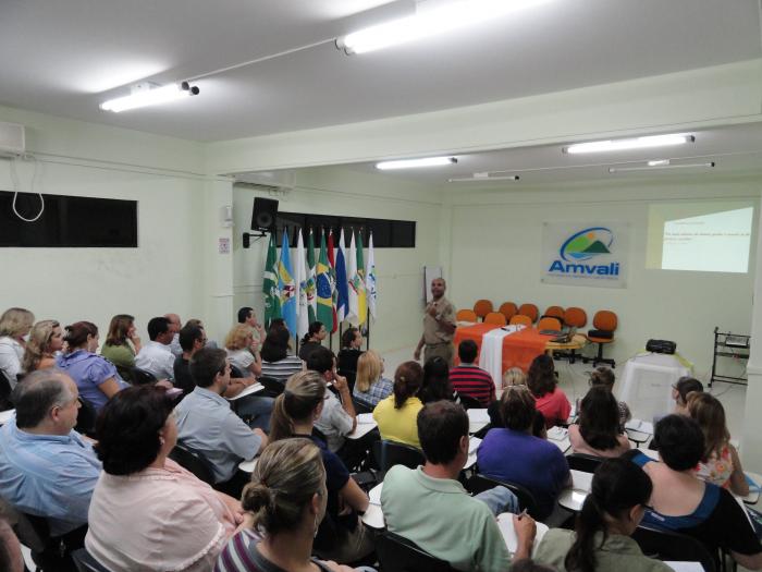 You are currently viewing Alunos debatem sobre violência e criminalidade urbana