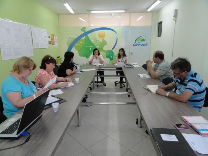 Read more about the article Colegiado de Educação debate sobre municipalização do ensino fundamental