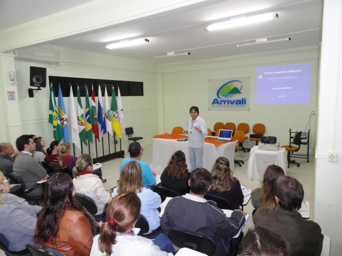 You are currently viewing Casemiro Mota fala sobre ética na Escola de Governo