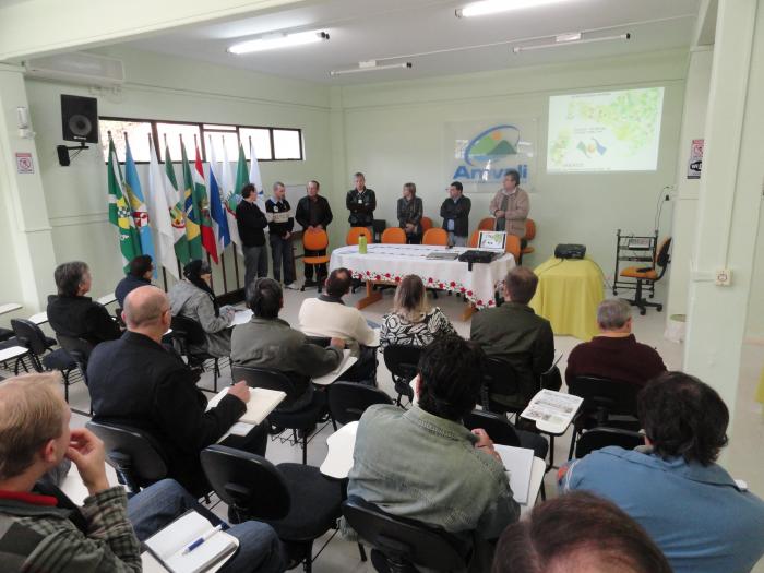 Read more about the article AMVALI e AMUNESC em parceria com a EPAGRI, CIDASC e Vigilância Sanitária debatem sobre a regularização das agroindústrias