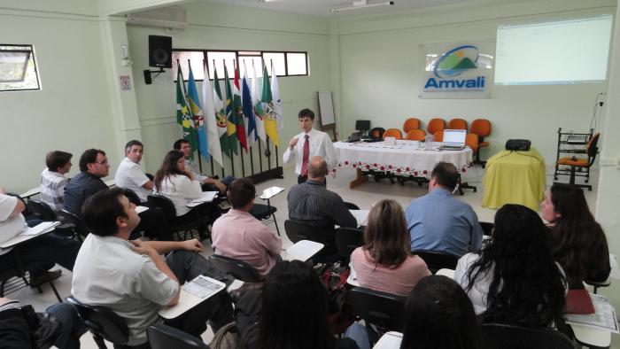 You are currently viewing Colegiado debate sobre gestão tributária