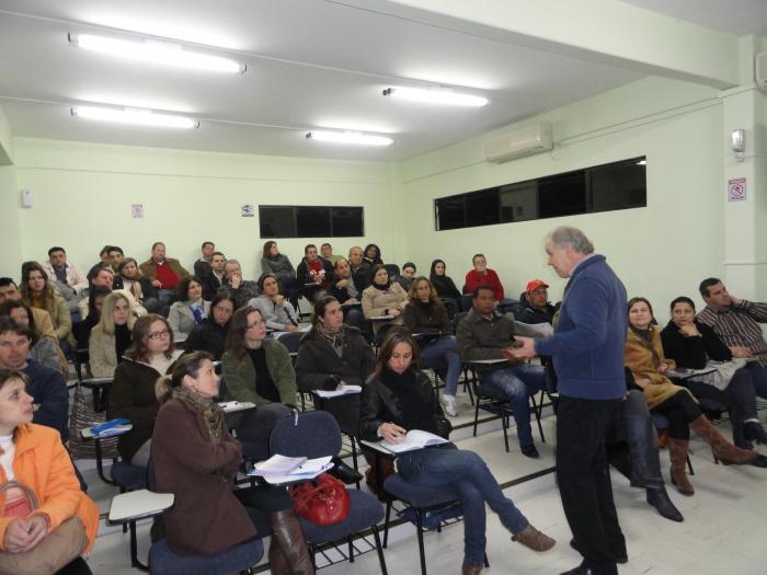 Read more about the article Escola de Governo debate processo legislativo