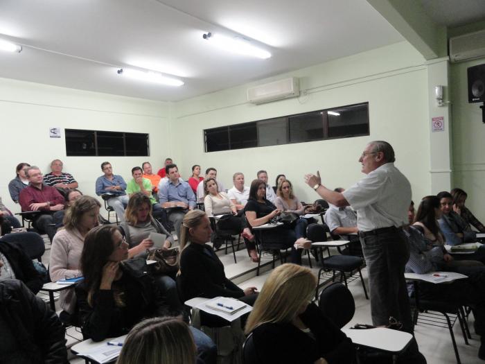 You are currently viewing Alunos debatem sobre inovação tecnológica