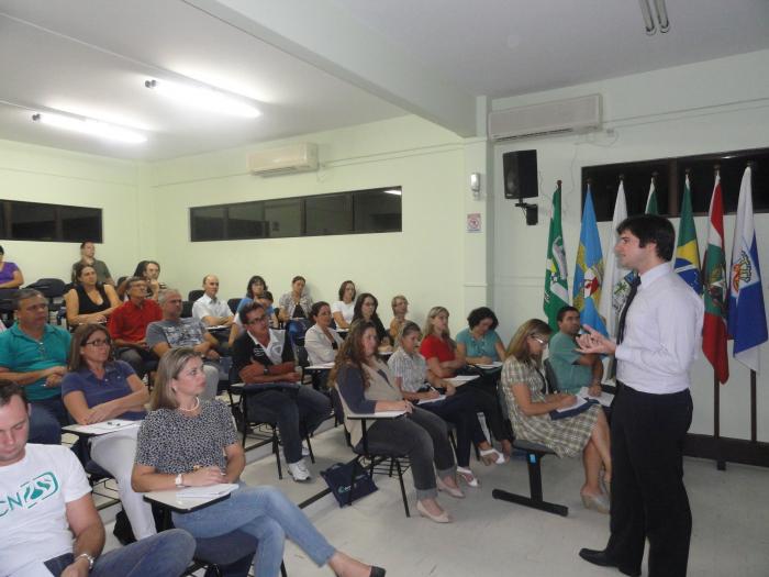 Read more about the article Alunos debatem sobre receitas municipais