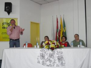 Read more about the article Prefeitos participam de encerramento da capacitação de gestores da educação