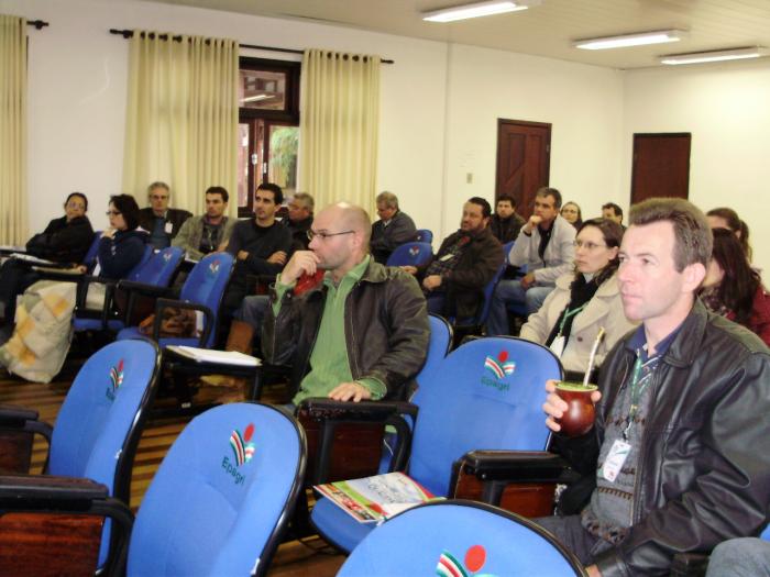 Read more about the article AMVALI participa de curso oferecido pela EPAGRI