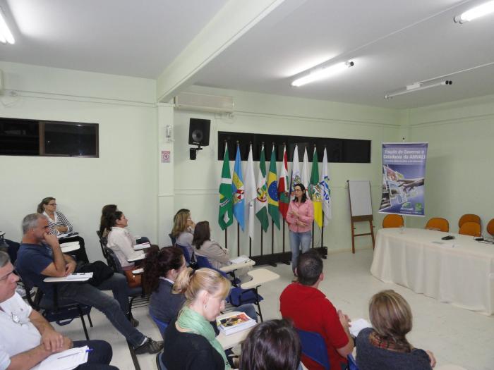 Read more about the article Alunos discutem sobre a assistência Social