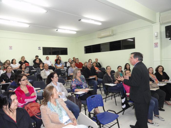 Read more about the article Mário Motta ministra palestra na Escola de Governo