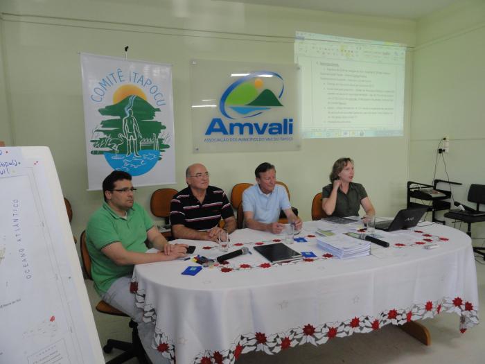 You are currently viewing Comitê Itapocu apresenta trabalhos técnicos durante assembleia