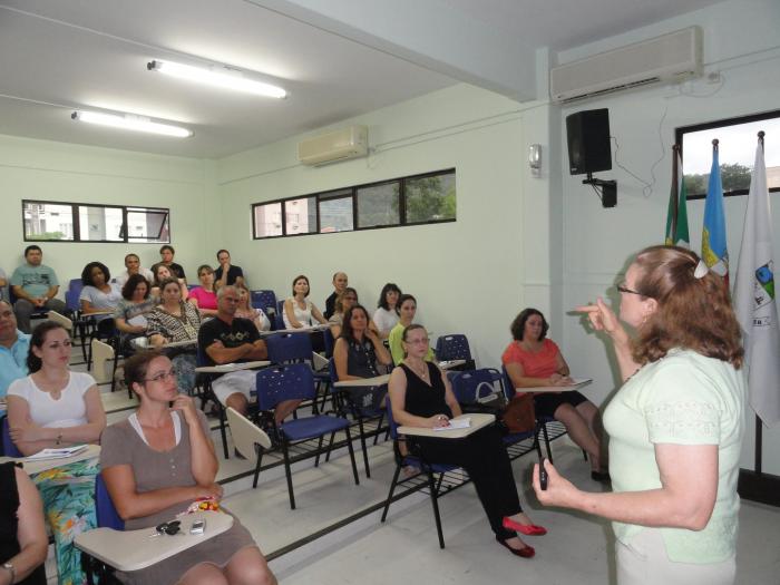 You are currently viewing Revolução Verde e alimentos orgânicos são discutidos na Escola de Governo e Cidadania