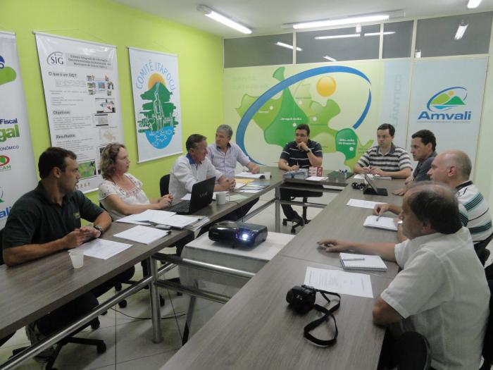 Read more about the article Comitê Itapocu realiza reunião e planeja atividades para 2013