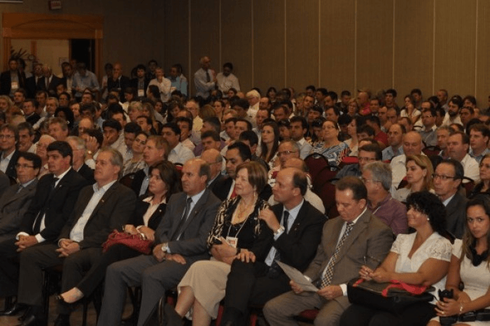 You are currently viewing Pacto Federativo é tema na abertura do XI Congresso Catarinense de Municípios