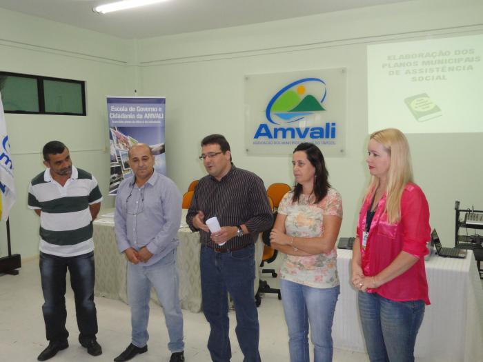 Read more about the article AMVALI e a EGEM capacitam gestores municipais