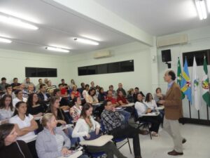 Read more about the article Alunos debatem sobre formação política