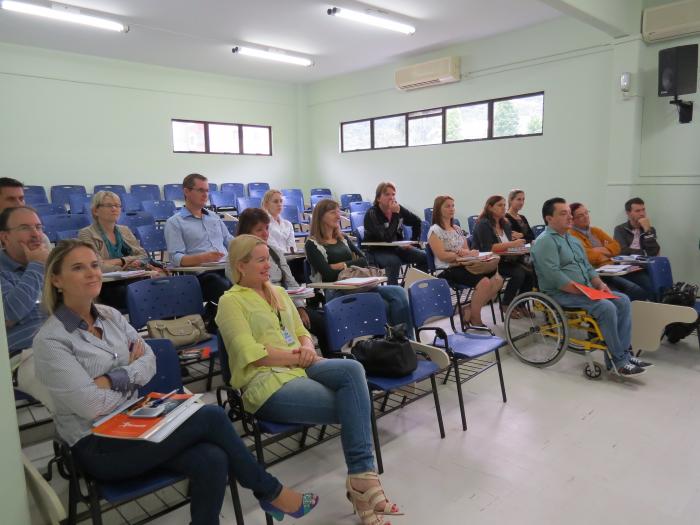 You are currently viewing Colegiado de Educação debate gestão educacional